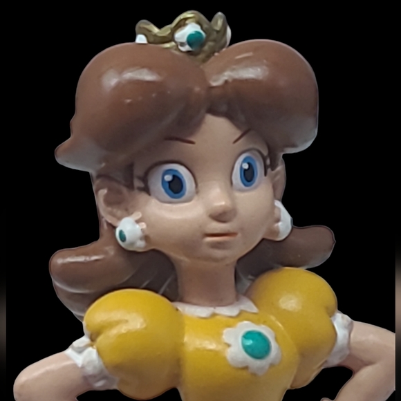 2007 NINTENDO SUPER MARIO BROS. "PRINCESS DAISY" FIGURE - 2 3/4" - Picture 5 of 7